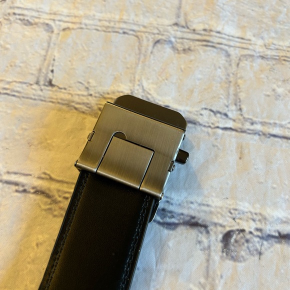 JOSEPH ELLIOTT MENS BLACK GENUINE LEATHER GOLF BELT GRAND HOTEL BUCKLE - Picture 4 of 10